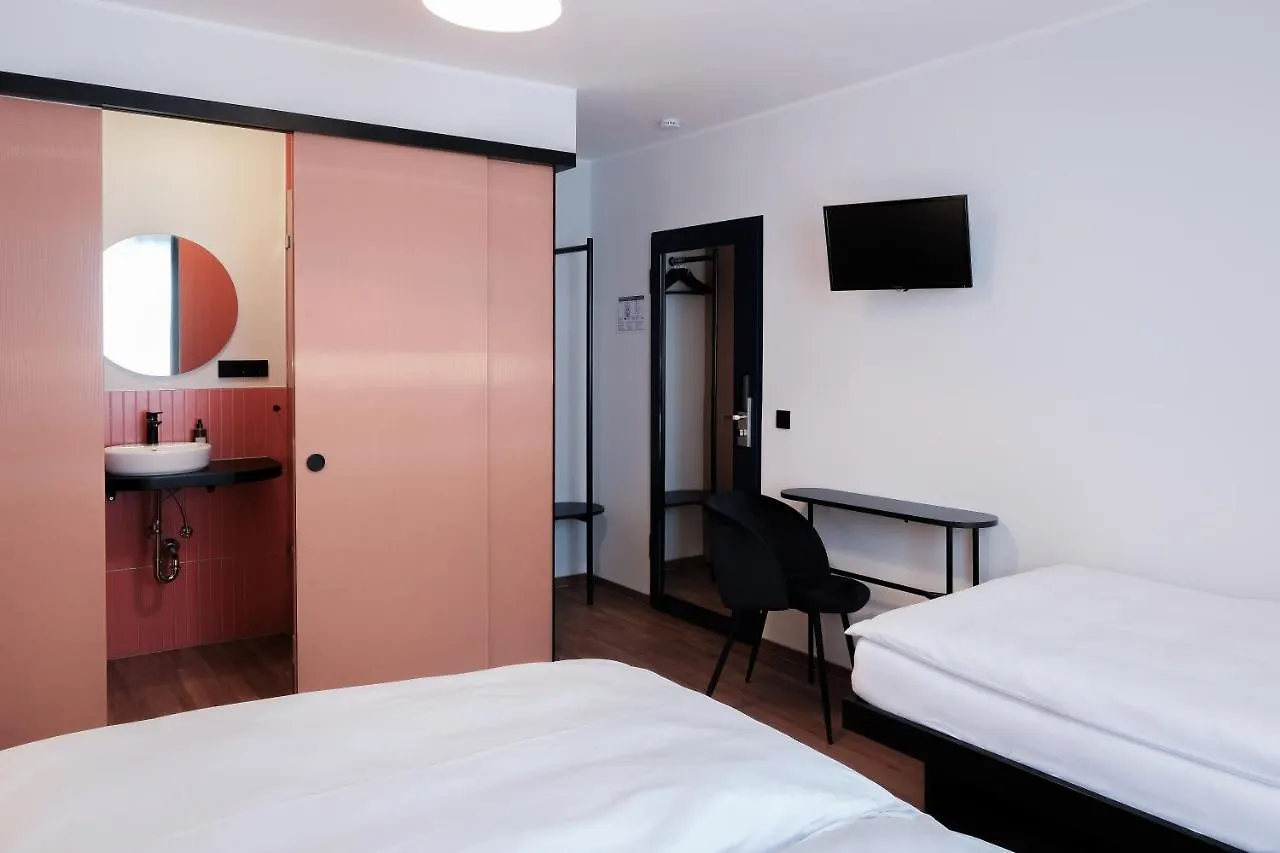 The Dot | 24/7 Checkin Hotel Munich